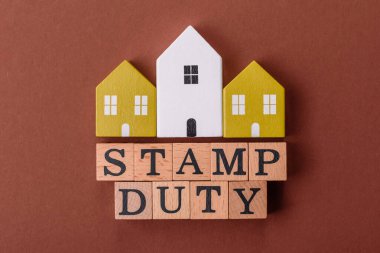 Pul vergisi, emlak yatırım konsepti, gayrimenkul ile ilgili iş süreçleri. İş tasarımı için arka plan olarak pul görevi yazıtları