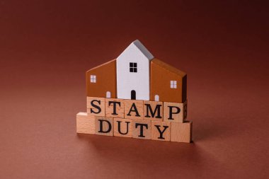 Pul vergisi, emlak yatırım konsepti, gayrimenkul ile ilgili iş süreçleri. İş tasarımı için arka plan olarak pul görevi yazıtları