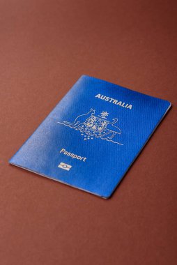 Seyahat etmek, uçmak ve iş yapmak için Avustralya pasaportu. Avustralya belgesi, sınırı geçmek için kimlik