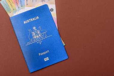Seyahat etmek, uçmak ve iş yapmak için Avustralya pasaportu. Avustralya belgesi, sınırı geçmek için kimlik