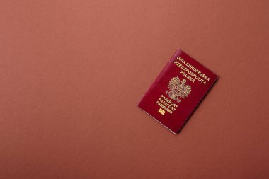 Polonya pasaportu seyahat, uçmak ve iş yapmak için. Polonya belgesi, sınırı geçmek için kimlik