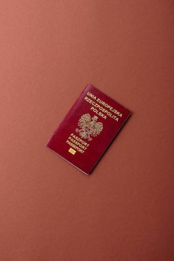 Polonya pasaportu seyahat, uçmak ve iş yapmak için. Polonya belgesi, sınırı geçmek için kimlik
