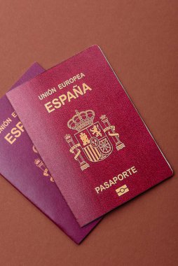 Seyahat, uçmak ve iş yapmak için İspanya pasaportu. İspanyolca belge, sınırı geçmek için kimlik