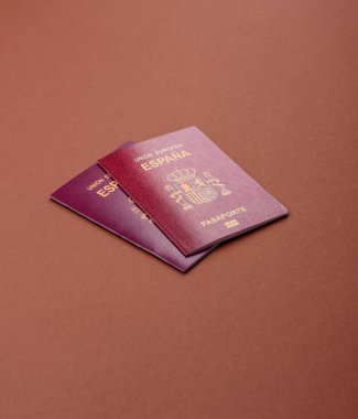 Seyahat, uçmak ve iş yapmak için İspanya pasaportu. İspanyolca belge, sınırı geçmek için kimlik