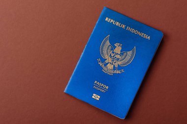 Seyahat, uçmak ve iş yapmak için Endonezya pasaportu. Endonezya belgesi, sınırı geçmek için kimlik