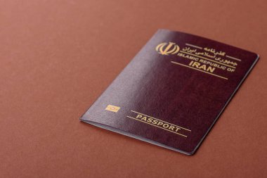 Seyahat etmek, uçmak ve iş yapmak için İran pasaportu. İran belgesi, sınırı geçmek için kimlik