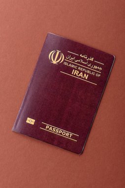 Seyahat etmek, uçmak ve iş yapmak için İran pasaportu. İran belgesi, sınırı geçmek için kimlik