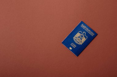 Seyahat etmek, uçmak ve iş yapmak için OAE pasaportu. Sınırı geçmek için Arapça belge
