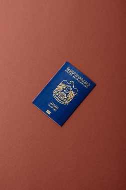 Seyahat etmek, uçmak ve iş yapmak için OAE pasaportu. Sınırı geçmek için Arapça belge