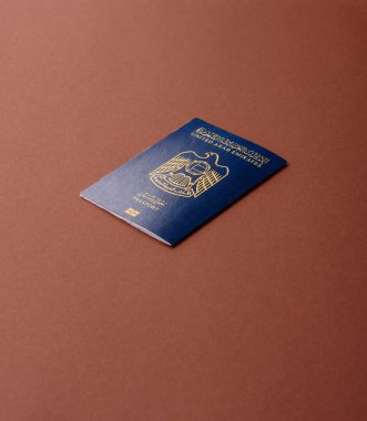 Seyahat etmek, uçmak ve iş yapmak için OAE pasaportu. Sınırı geçmek için Arapça belge