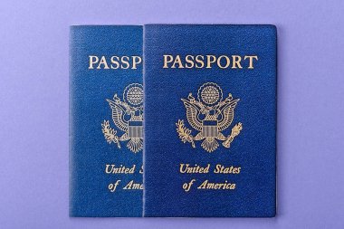 Seyahat, uçmak ve iş yapmak için ABD pasaportu. ABD belgesi, sınırı geçmek için kimlik