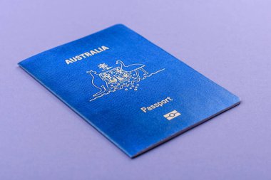 Seyahat etmek, uçmak ve iş yapmak için Avustralya pasaportu. Avustralya belgesi, sınırı geçmek için kimlik