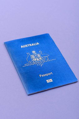 Seyahat etmek, uçmak ve iş yapmak için Avustralya pasaportu. Avustralya belgesi, sınırı geçmek için kimlik