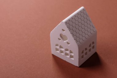 Para, mülk ve kredi, kavramsal iş geçmişi. Emlak veya arazi yatırımları