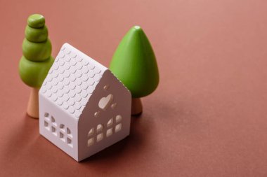 Para, mülk ve kredi, kavramsal iş geçmişi. Emlak veya arazi yatırımları