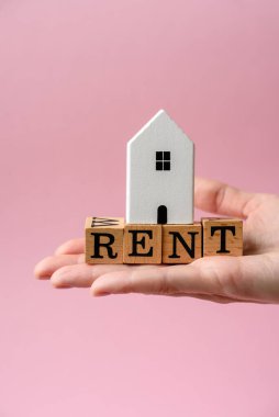 Ev kiralamak, mülk satın almak, araba kiralamak, iş yeri satın almak ve satmak.