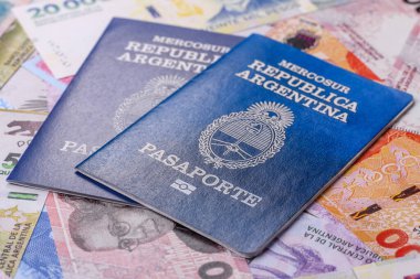 Seyahat etmek, uçmak ve iş yapmak için Arjantin pasaportu. Arjantin belgesi, sınırı geçmek için kimlik