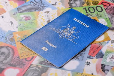 Seyahat etmek, uçmak ve iş yapmak için Avustralya pasaportu. Avustralya belgesi, sınırı geçmek için kimlik