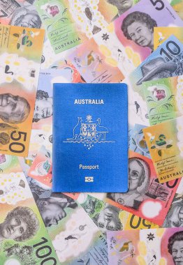 Seyahat etmek, uçmak ve iş yapmak için Avustralya pasaportu. Avustralya belgesi, sınırı geçmek için kimlik