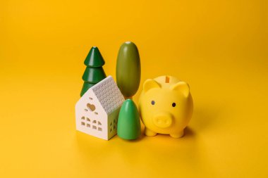 Ev, gayrimenkul yatırımı ya da mülkle ilgili kavramsal geçmiş. Birikimlerle bir ev almak.