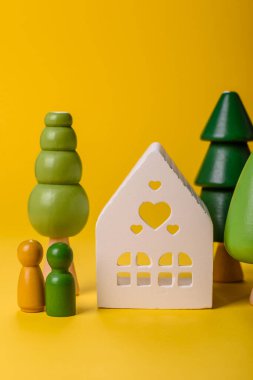 Ev, gayrimenkul yatırımı ya da mülkle ilgili kavramsal geçmiş. Birikimlerle bir ev almak.