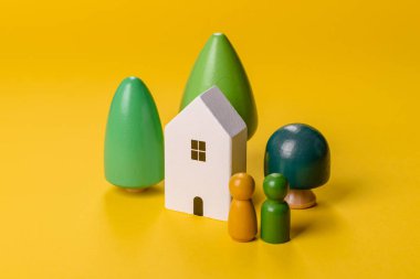 Ev, gayrimenkul yatırımı ya da mülkle ilgili kavramsal geçmiş. Birikimlerle bir ev almak.