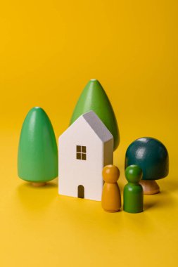 Ev, gayrimenkul yatırımı ya da mülkle ilgili kavramsal geçmiş. Birikimlerle bir ev almak.