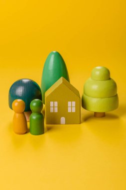 Ev, gayrimenkul yatırımı ya da mülkle ilgili kavramsal geçmiş. Birikimlerle bir ev almak.