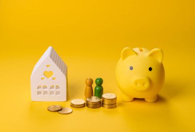 Ev, gayrimenkul yatırımı ya da mülkle ilgili kavramsal geçmiş. Birikimlerle bir ev almak.