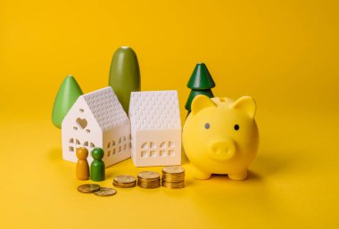 Ev, gayrimenkul yatırımı ya da mülkle ilgili kavramsal geçmiş. Birikimlerle bir ev almak.