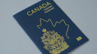 Seyahat etmek, uçmak ve iş yapmak için Kanada pasaportu. Kanada belgesi, sınırı geçmek için kimlik