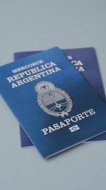 Seyahat etmek, uçmak ve iş yapmak için Arjantin pasaportu. Arjantin belgesi, sınırı geçmek için kimlik