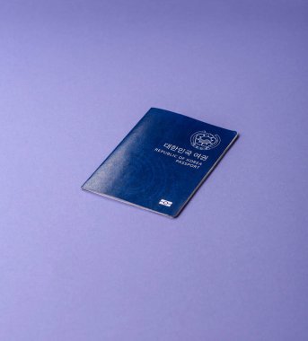 Seyahat etmek, uçmak ve iş yapmak için Kore pasaportu. Güney Kore belgesi, sınırı geçmek için kimlik