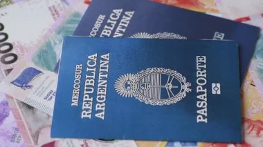 Seyahat etmek, uçmak ve iş yapmak için Arjantin pasaportu. Arjantin belgesi, sınırı geçmek için kimlik