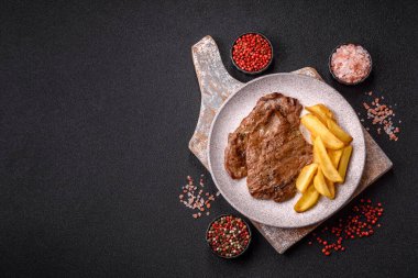 Biftek, ızgara sığır eti, ızgarada tuz, baharat ve otlarla pişirilmiş sığır filetosu.