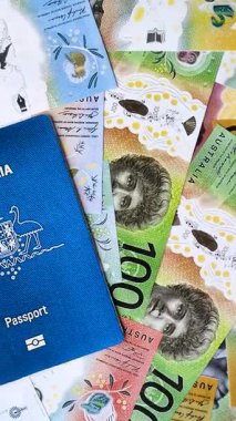 Seyahat etmek, uçmak ve iş yapmak için Avustralya pasaportu. Avustralya belgesi, sınırı geçmek için kimlik