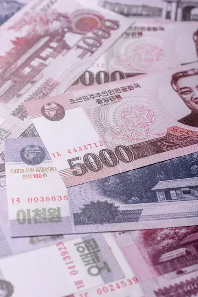 Kuzey Kore parası, kazandı, kağıt banknotlar. Finans ve iş dünyası için kavramsal altyapı