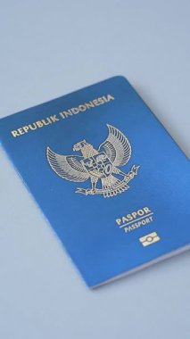 Seyahat, uçmak ve iş yapmak için Endonezya pasaportu. Endonezya belgesi, sınırı geçmek için kimlik