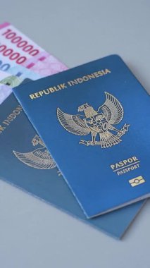 Seyahat, uçmak ve iş yapmak için Endonezya pasaportu. Endonezya belgesi, sınırı geçmek için kimlik