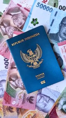 Seyahat, uçmak ve iş yapmak için Endonezya pasaportu. Endonezya belgesi, sınırı geçmek için kimlik