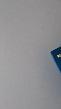 Seyahat, uçmak ve iş yapmak için Endonezya pasaportu. Endonezya belgesi, sınırı geçmek için kimlik