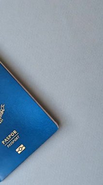 Seyahat, uçmak ve iş yapmak için Endonezya pasaportu. Endonezya belgesi, sınırı geçmek için kimlik