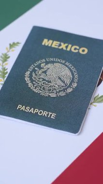 Seyahat etmek, uçmak ve iş yapmak için Meksika pasaportu. Meksika belgesi, sınırı geçmek için kimlik