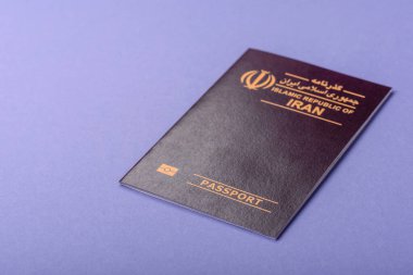 Seyahat etmek, uçmak ve iş yapmak için İran pasaportu. İran belgesi, sınırı geçmek için kimlik