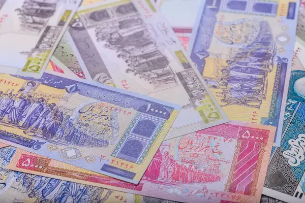 İran kağıt parası, banknotlar, iş ve finansal anlaşmalar için riyal para. Tasarımınız için İran para arkaplanı