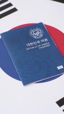 Seyahat etmek, uçmak ve iş yapmak için Kore pasaportu. Güney Kore belgesi, sınırı geçmek için kimlik
