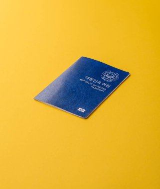 Seyahat etmek, uçmak ve iş yapmak için Kore pasaportu. Güney Kore belgesi, sınırı geçmek için kimlik