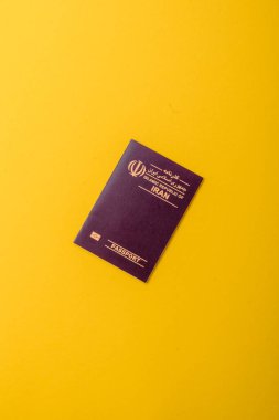 Seyahat etmek, uçmak ve iş yapmak için İran pasaportu. İran belgesi, sınırı geçmek için kimlik