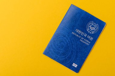 Seyahat etmek, uçmak ve iş yapmak için Kore pasaportu. Güney Kore belgesi, sınırı geçmek için kimlik