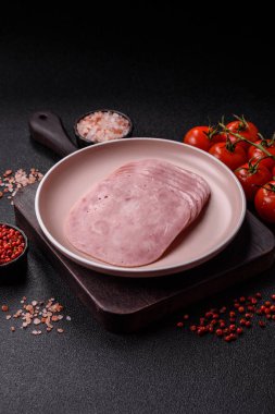 Sandviç için dilimlenmiş jambon, et veya domuz sosisi. Pişmiş prosciutto, jambon tabaklar için bir malzeme.